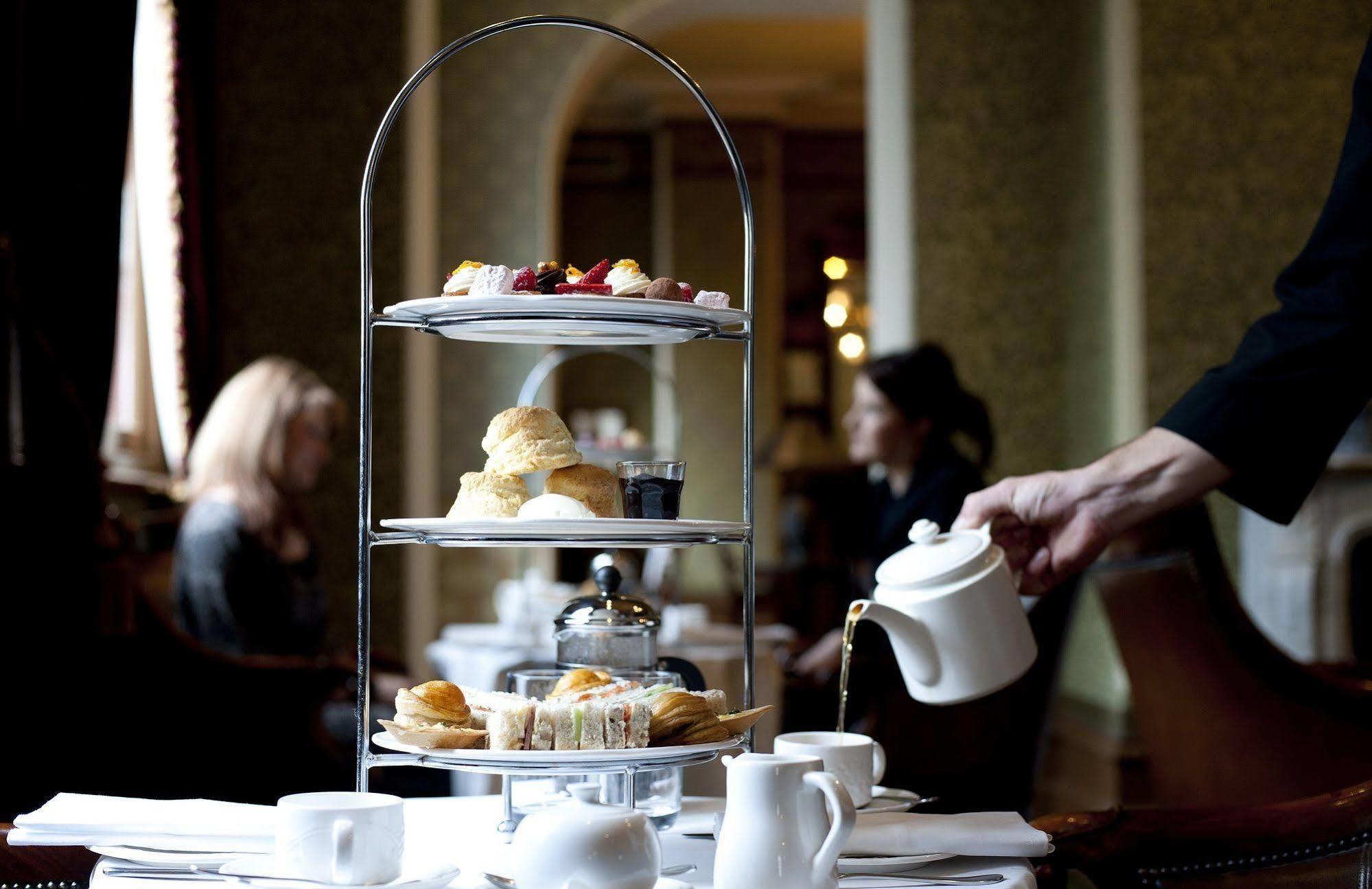 克雷格皇家酒店 巴拉兰特 外观 照片 Afternoon tea at the Ritz