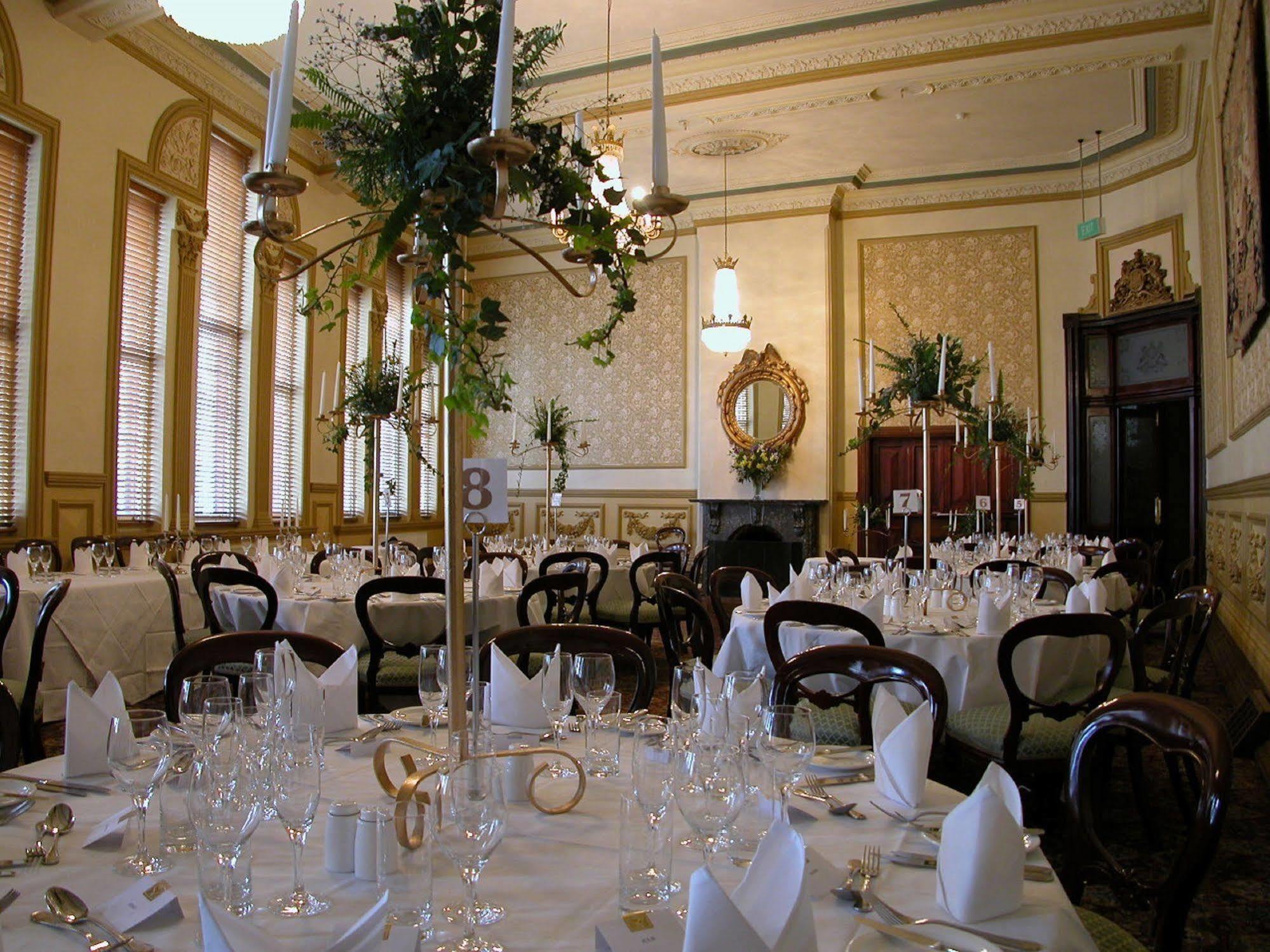 克雷格皇家酒店 巴拉兰特 外观 照片 The dining room at the Old Bank of Montreal