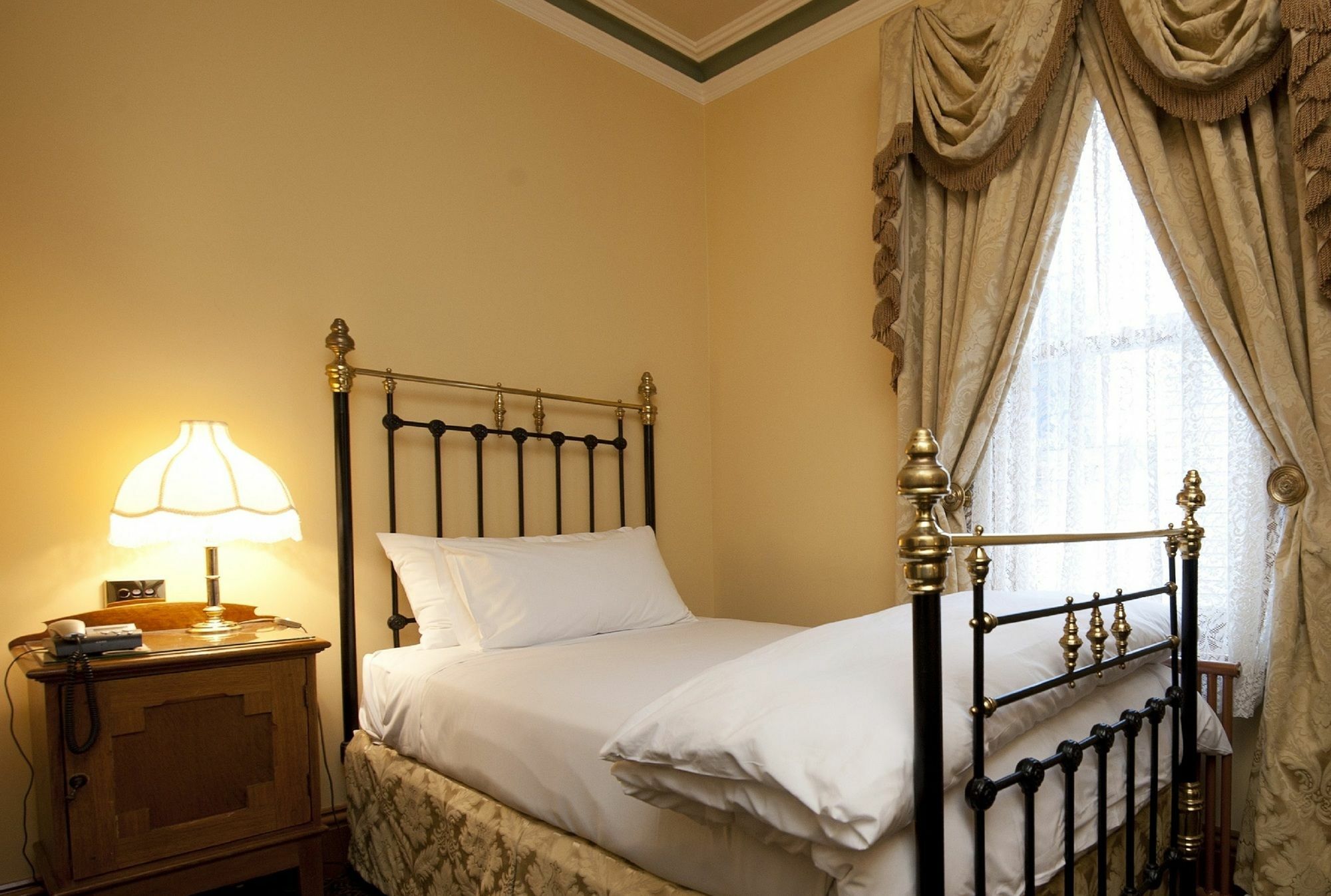 克雷格皇家酒店 巴拉兰特 外观 照片 A bedroom at the hotel